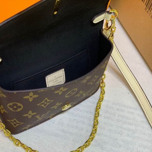 Women Bags  Padlock on Strap M80472 19X11X3 ss - Picture 6 of 6